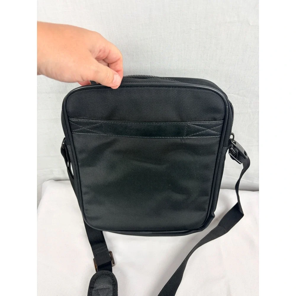 Kenneth Cole Reaction Black Messenger Bag Crossbody Tech Travel Tablet Case